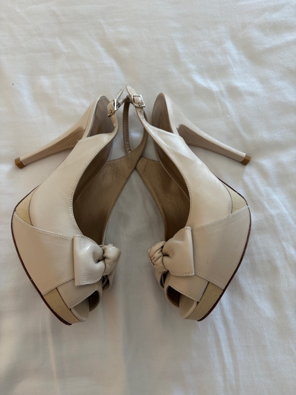 Stuart Weitzman Cream Peep-Toe Slingback Heels with Knot Accent - Picture 3 of 6